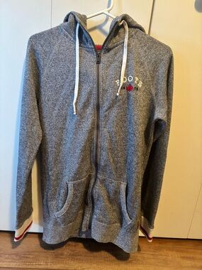 Size small roots Cabin sweater